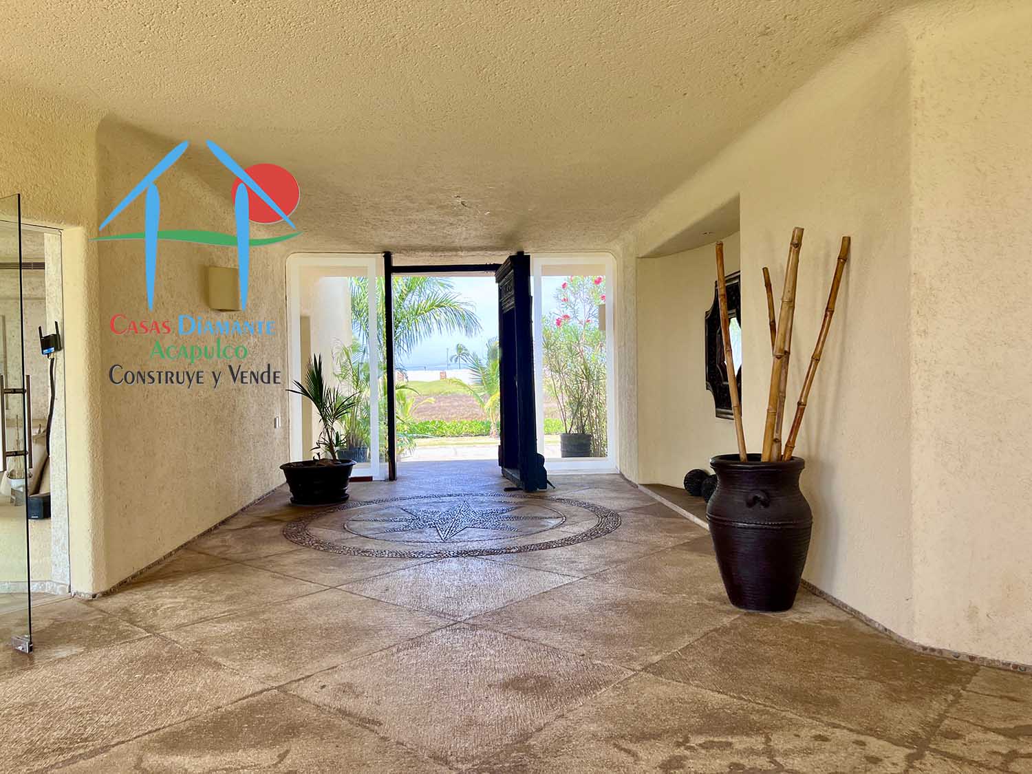 La Jordana - Vestíbulo de acceso 2